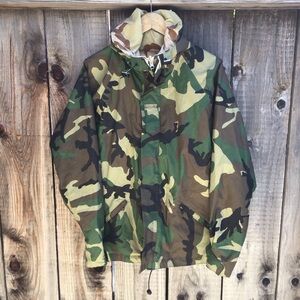 Log house designs gore-tex jacket men’s small woodland desert camo reversible